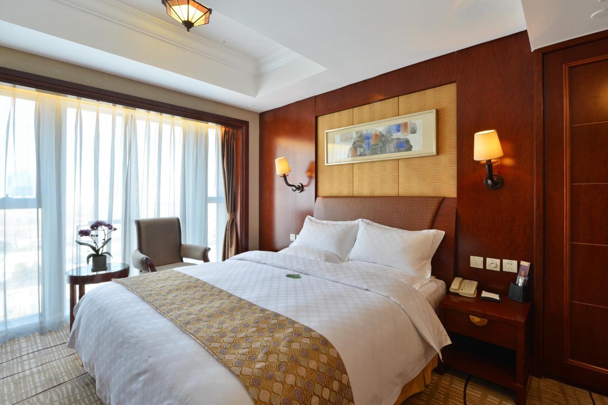 Jiangsu Plaza 4*